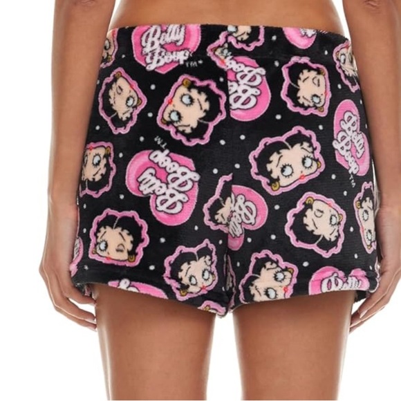 Betty Boop Shorts - Picture 4 of 8